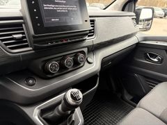 Fahrzeugabbildung Renault Trafic Combi L2H1 3,0t  Life Navi 2xKlima R.Cam