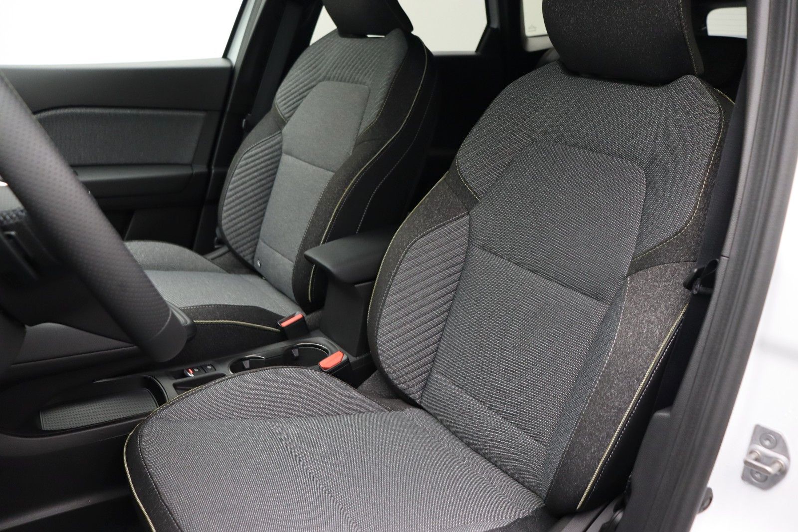 Fahrzeugabbildung Mitsubishi Grandis 1.3 Turbo Mildhybrid Intro Edition DCT