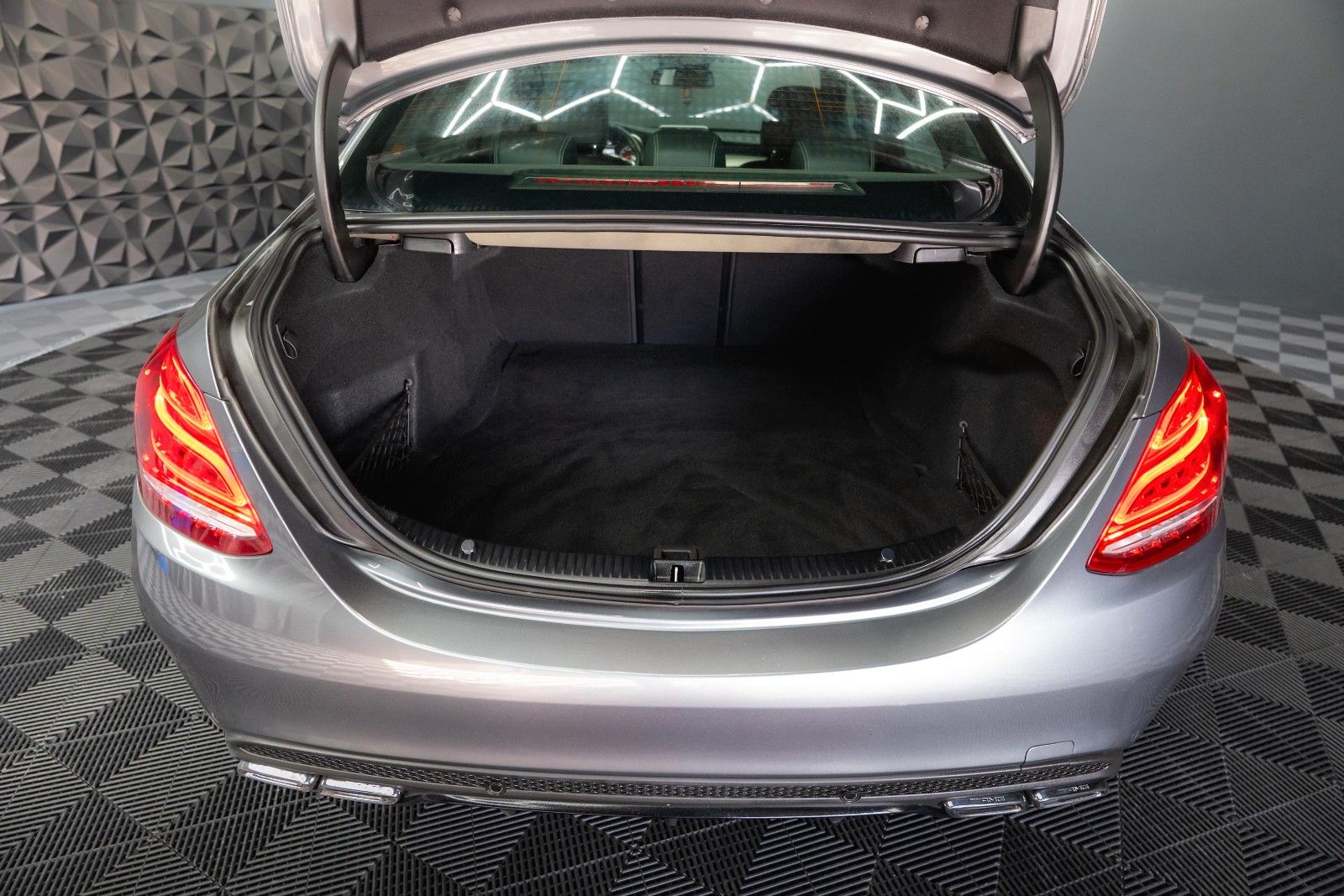 Fahrzeugabbildung Mercedes-Benz C 63 AMG Lim. | BURMESTER | LED | Top Zustand