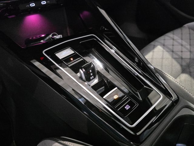 Golf VIII R-Line 1.5 eTSI DSG*ACC*AMBIENTE*