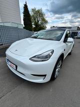 Tesla Model Y Basis RWD # 1 Hand # erst 43 tkm