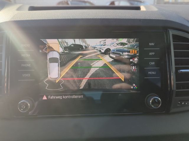 Fahrzeugabbildung SKODA Karoq 1.5 TSI Sportline AHK NAVI KAMERA