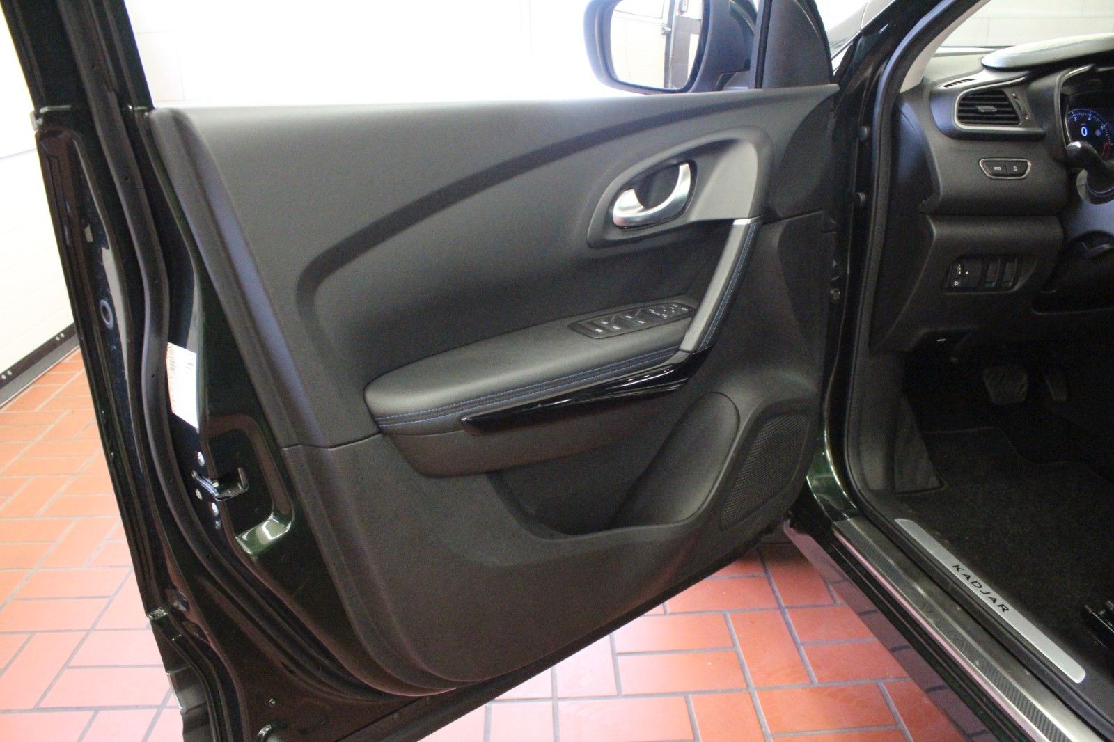 Fahrzeugabbildung Renault Kadjar TCe 140 EDC Limited  Automatik