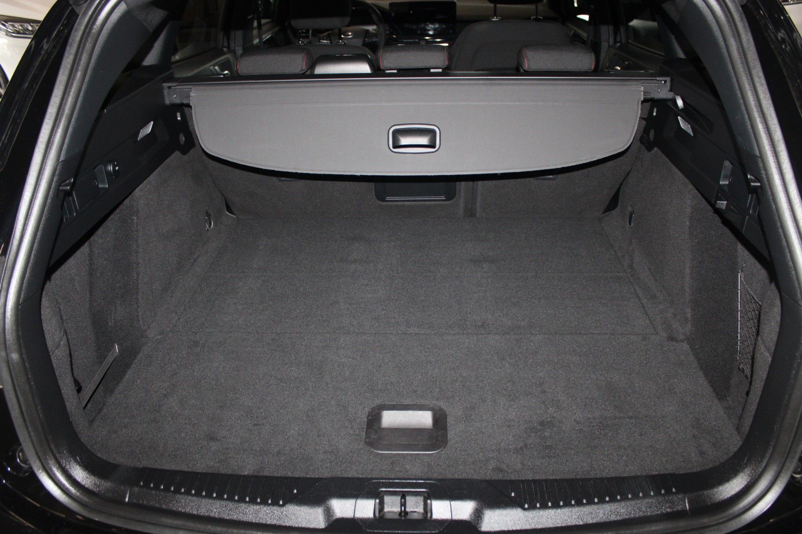 Fahrzeugabbildung Ford Focus ST-LINE Turnier Automatik LED NAVI CAM AHK