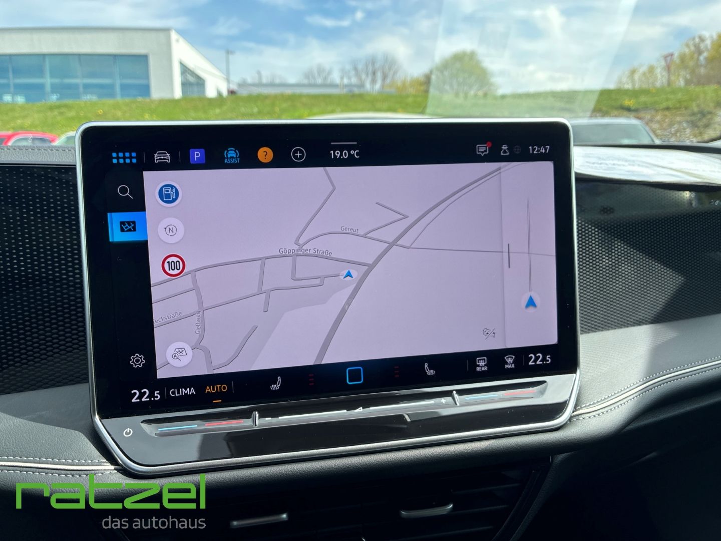 Fahrzeugabbildung Volkswagen Passat Variant 2.0 TDI DSG Business Navi Kamera