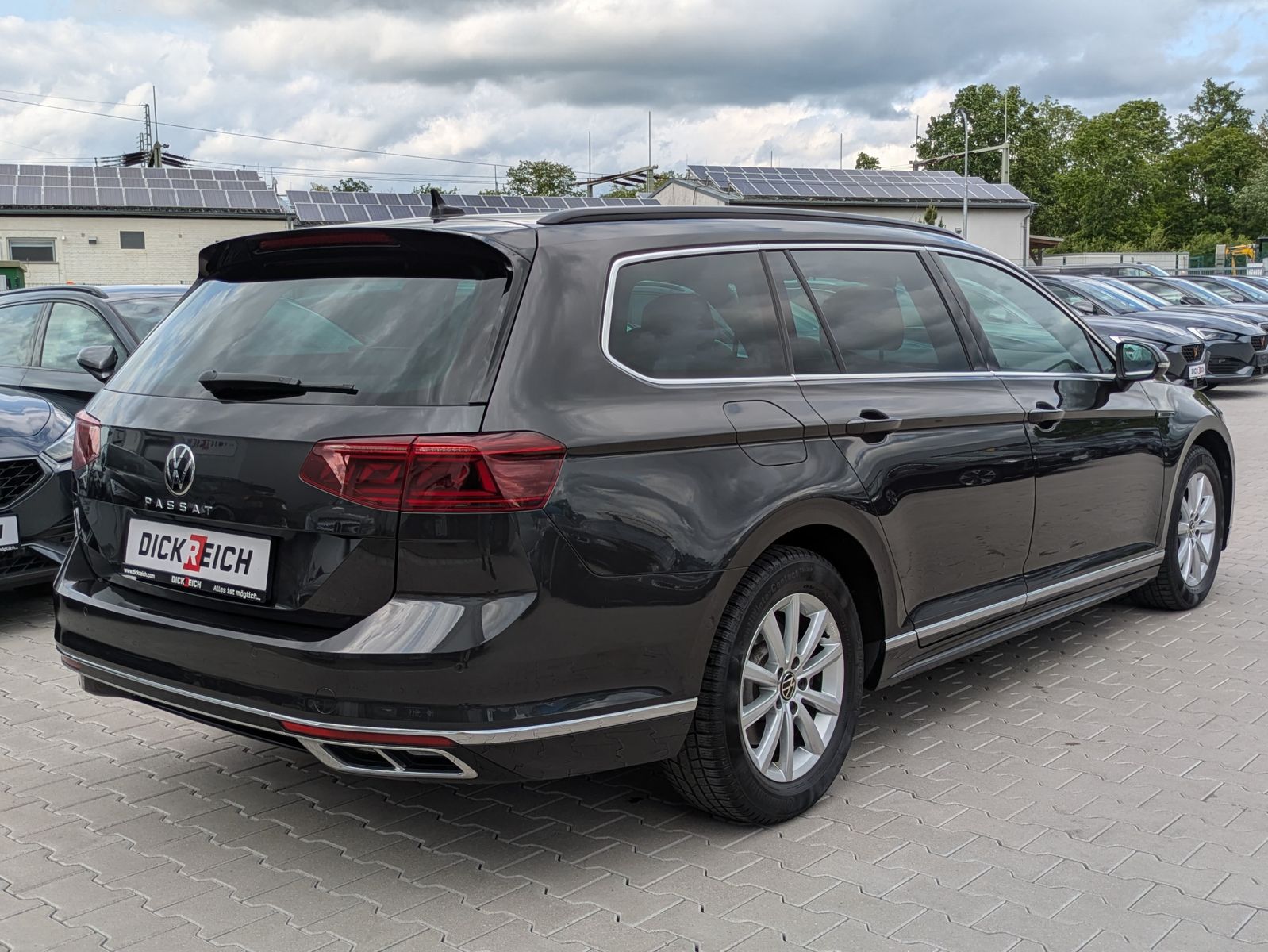 Fahrzeugabbildung Volkswagen Passat 2.0 TDI 2x R-Line MATRIX*KAMERA*ACC*NAVI