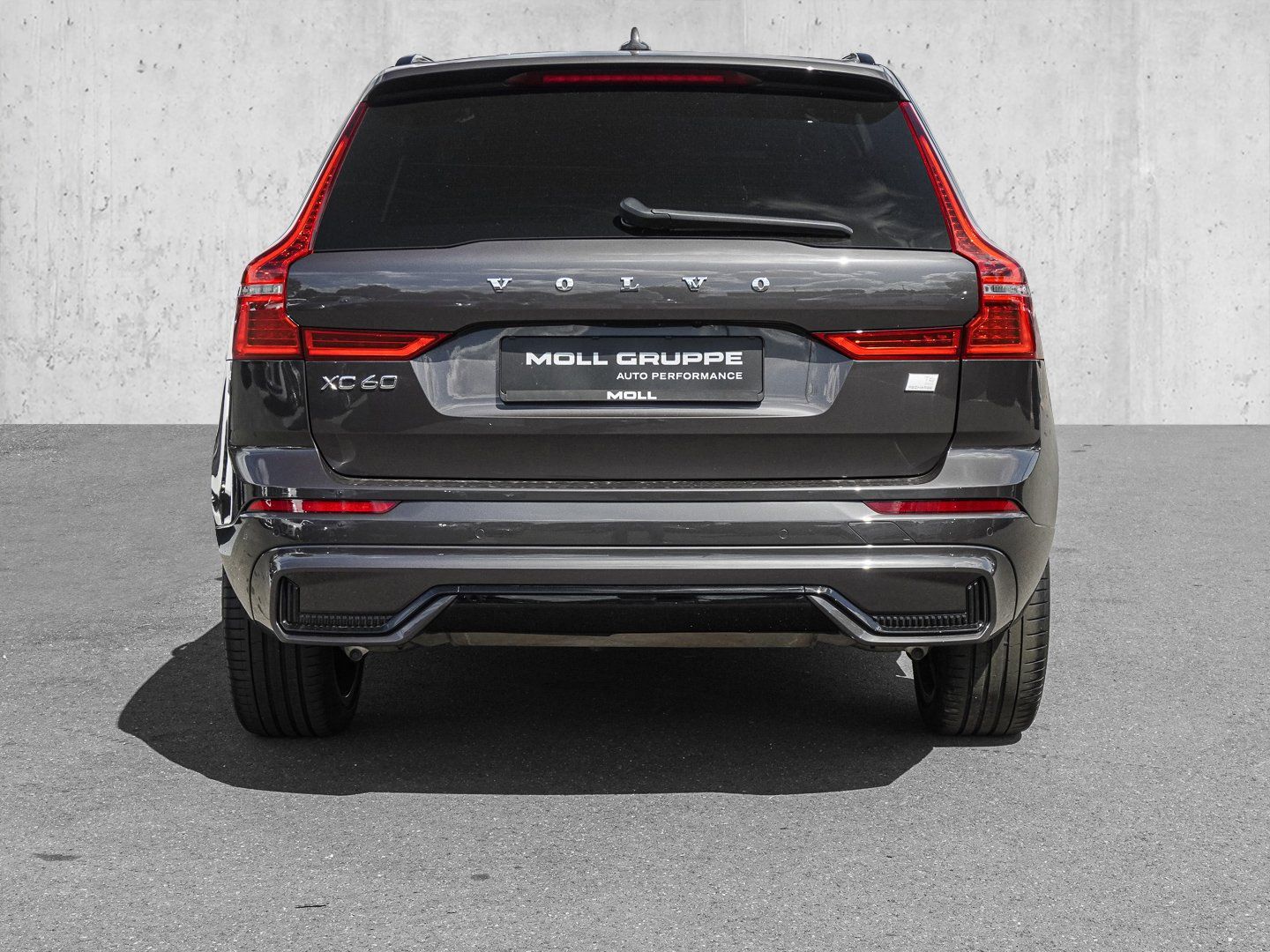 Volvo XC60 T6 AWD R-Design Plug-in Hybrid PANO HUD 360 foto 6