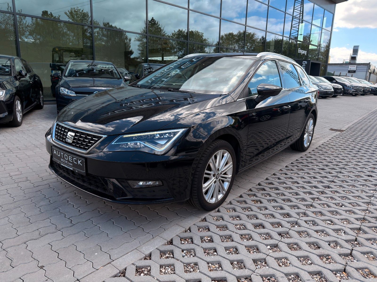 SEAT Leon ST 2.0TDI Xcellence LED AHK ACC SHZ