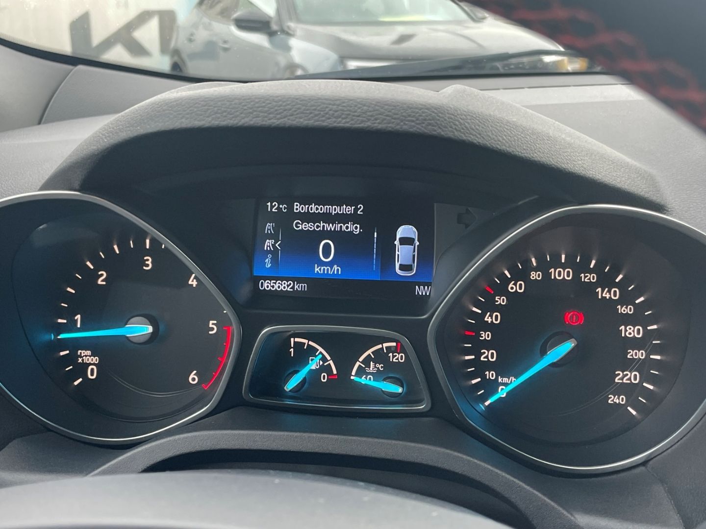 Fahrzeugabbildung Ford Kuga ST-Line elek Heckkl SHZ vo Lenkradhzg