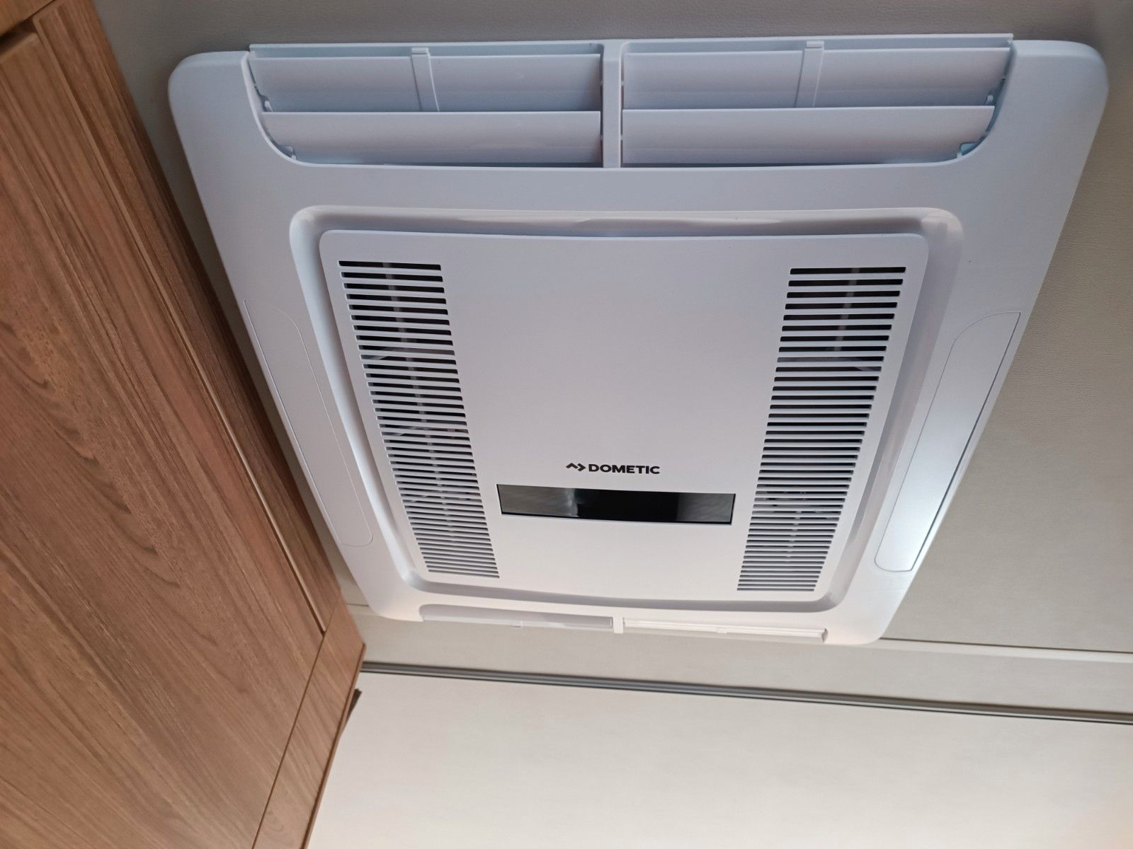 Fahrzeugabbildung Weinsberg CaraSuite 700 MEG Ford*Automatik*Xenon*Dachklima