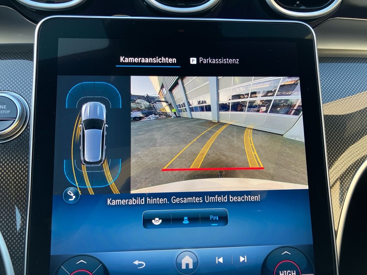 Fahrzeugabbildung Mercedes-Benz C 200 4M T AMG AHK Pano Night WinterP Kamera 19'