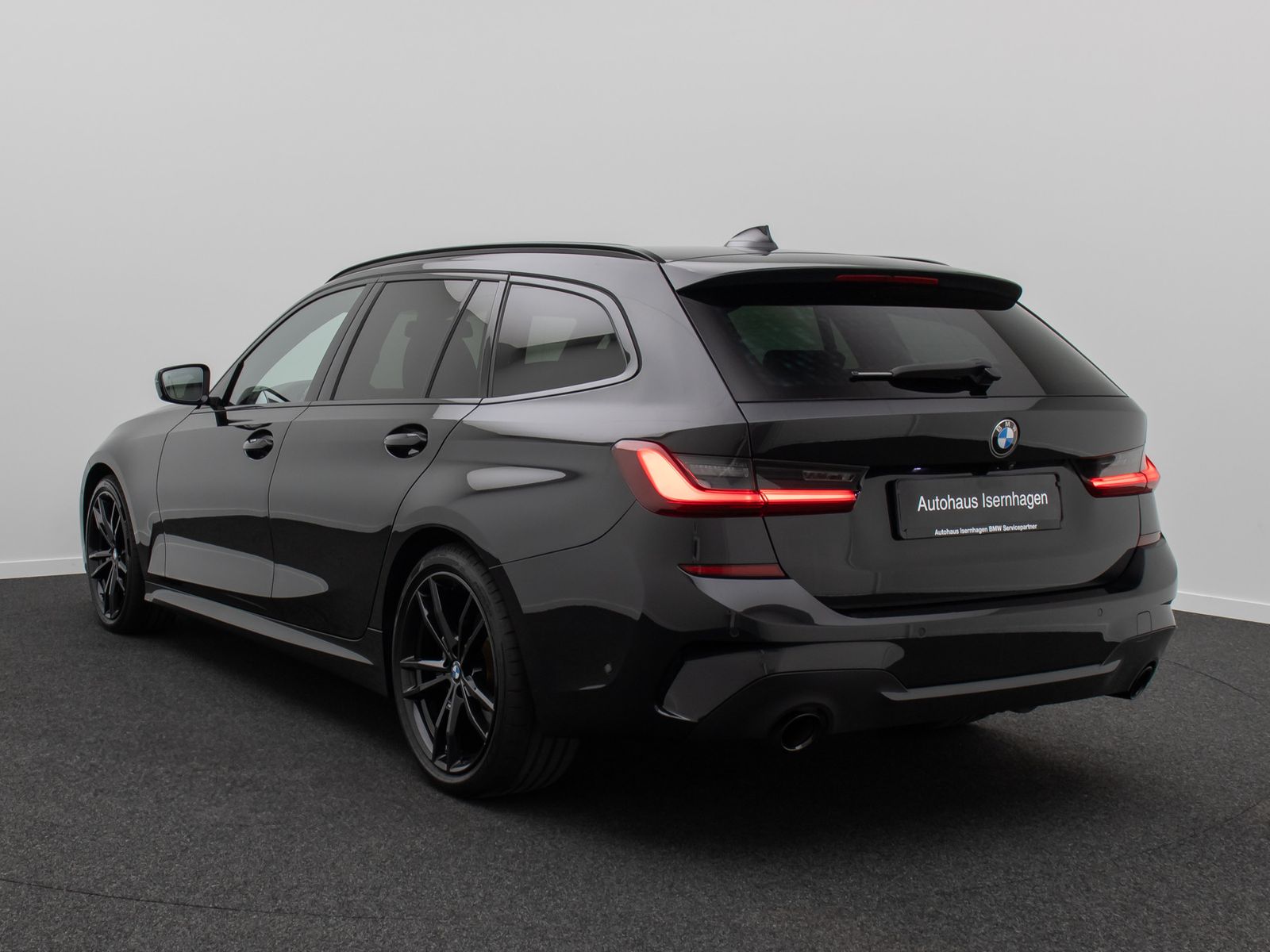Fahrzeugabbildung BMW 320d xD M Sport Panorama Laser DAB AHK Alarm 19"