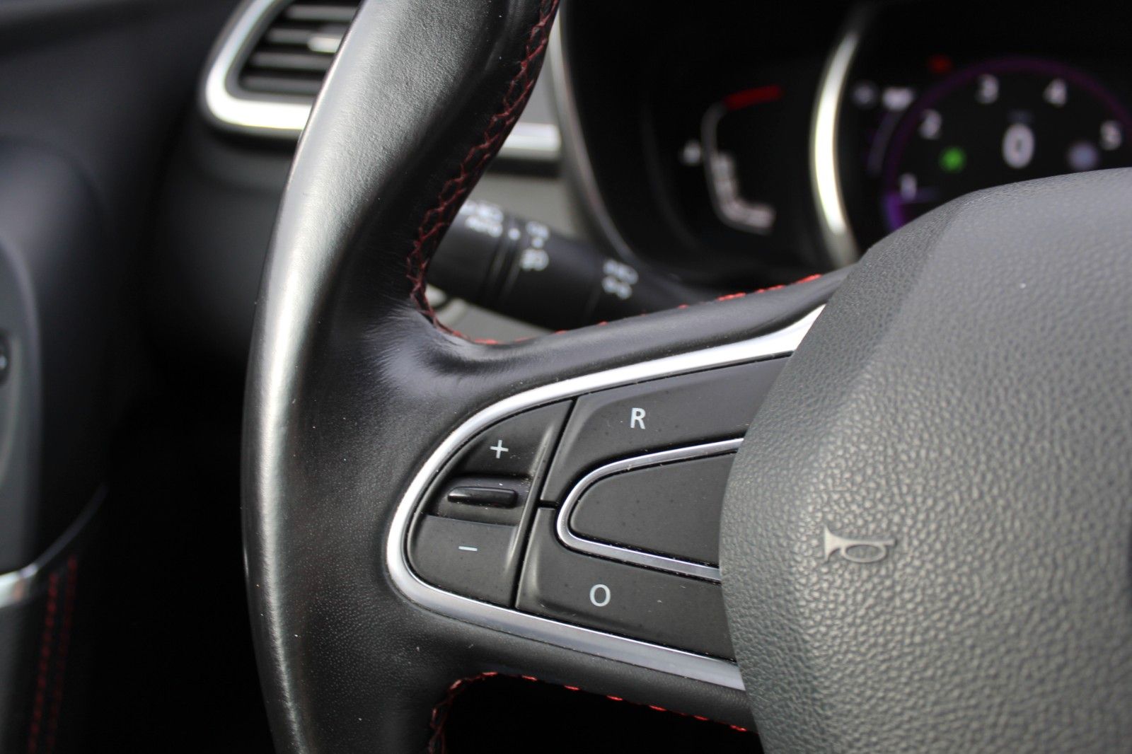 Fahrzeugabbildung Renault Kadjar Crossborder Automatik*Navi*Leder*Bose