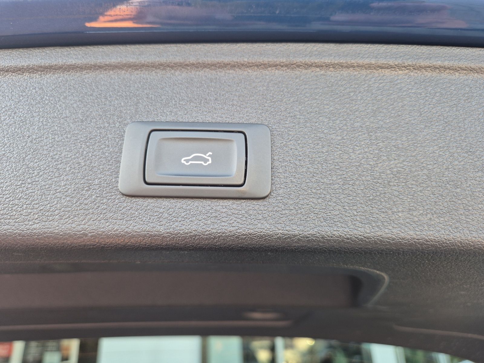 Fahrzeugabbildung Audi A4 Avant 40 TDI quattro S-line S-tronic Matrix A