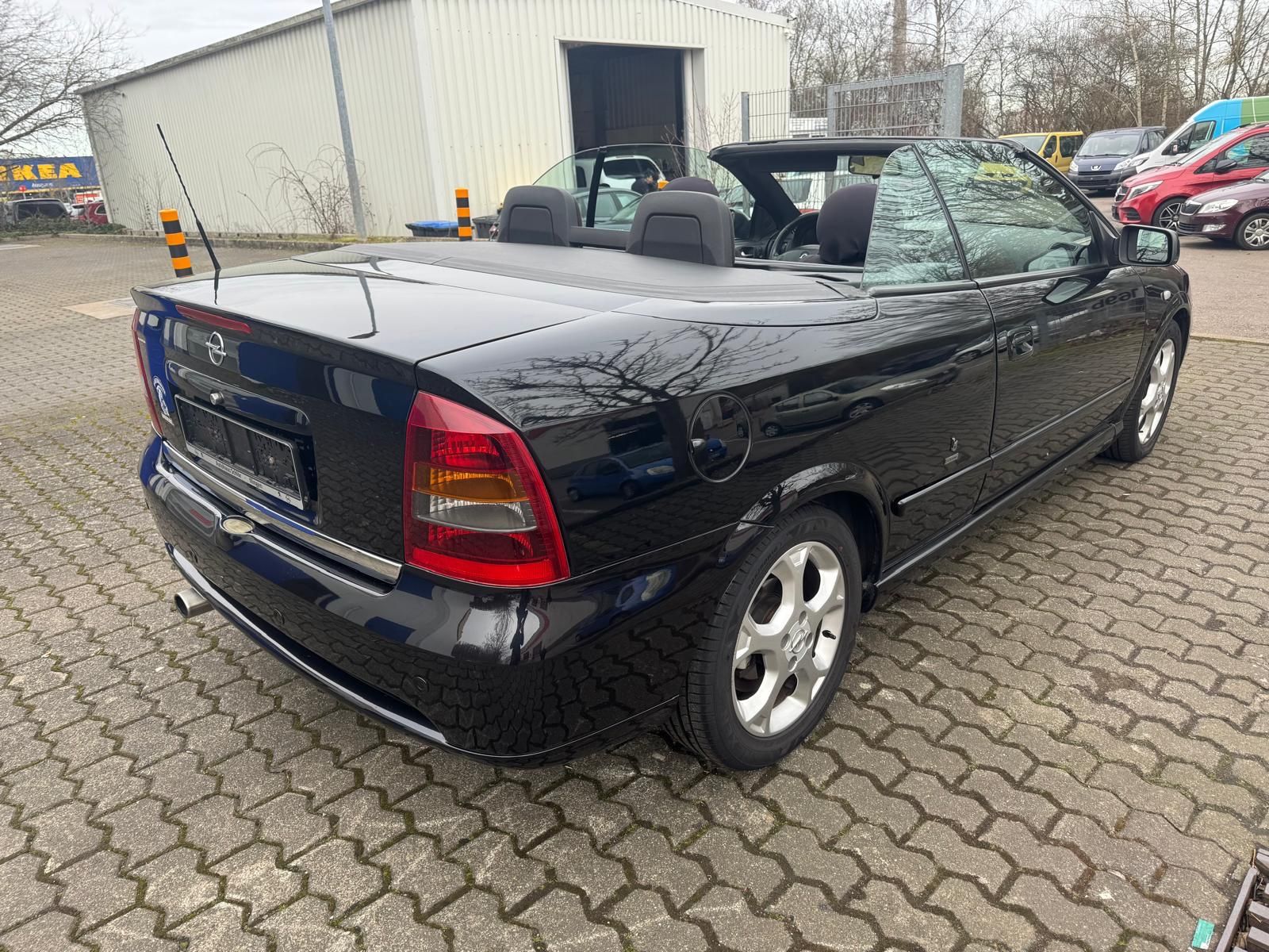 Fahrzeugabbildung Opel Astra Cabrio 1.6 TWINPORT Bertone
