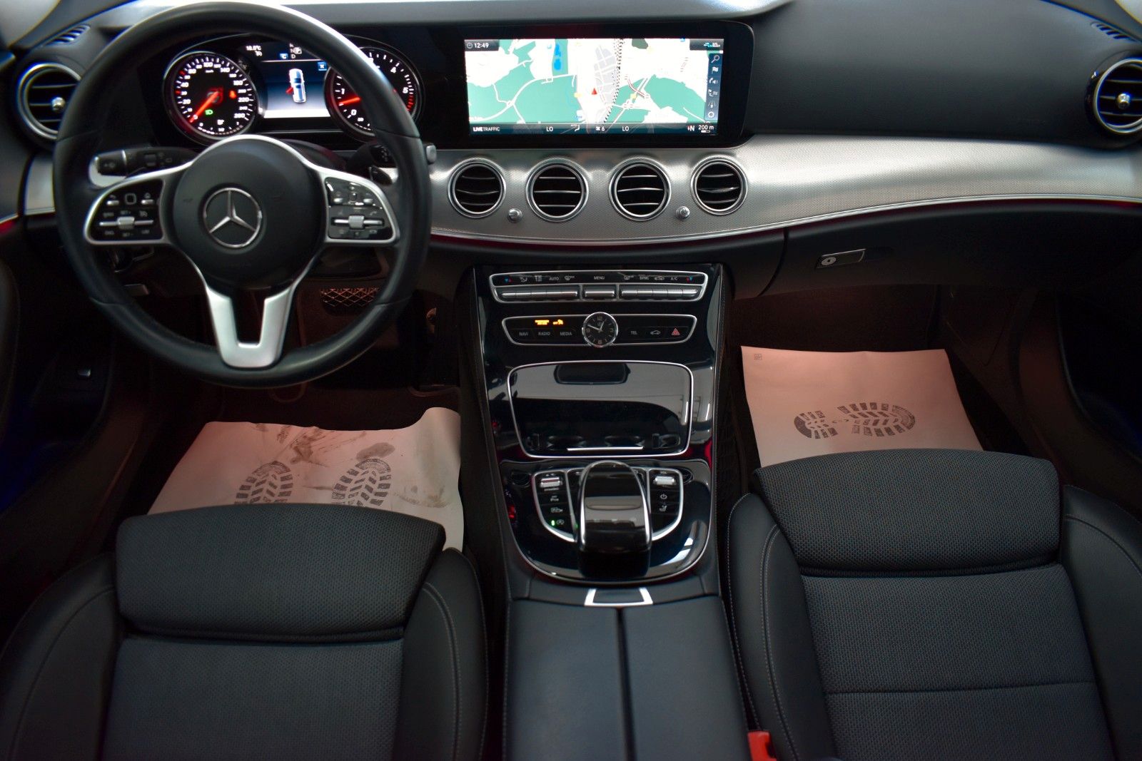 Fahrzeugabbildung Mercedes-Benz E 350 d T.Autom.Avantgard,LED,TLeder,Navi,Kamera