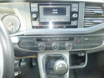 Volkswagen T6 Transporter - 11