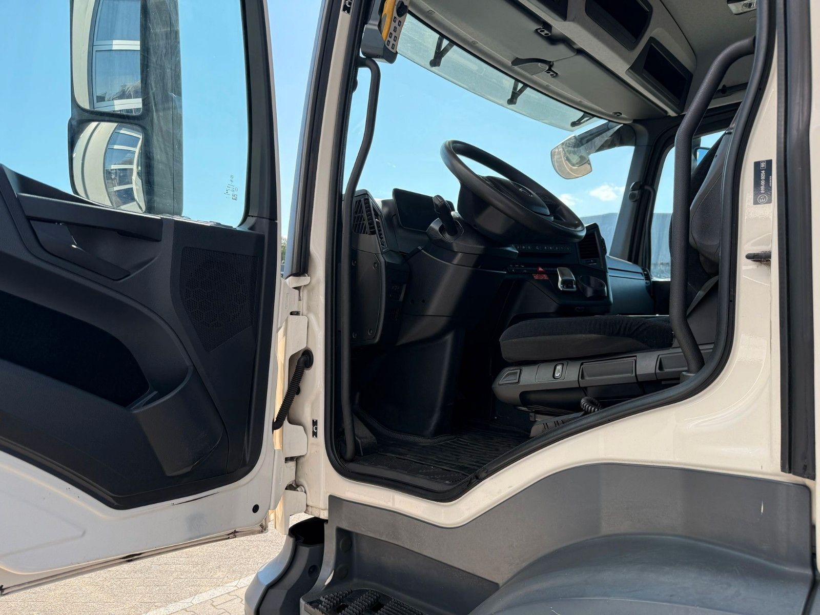 Fahrzeugabbildung Mercedes-Benz Actros 5 1835 4x2  MEILLER RK 14-65 Abrollkipper