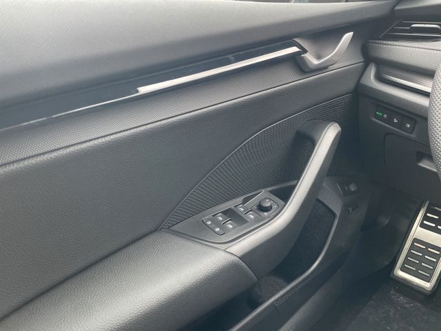 Skoda Octavia Combi 2.0 TDI DSG Sportline *AHK*PANO*..