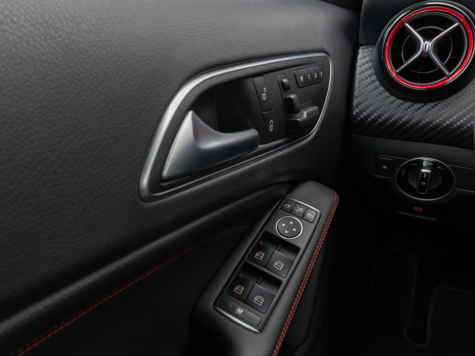 Fahrzeugabbildung Mercedes-Benz A 45 AMG Performance 4Matic Aero H/K Kamera Navi