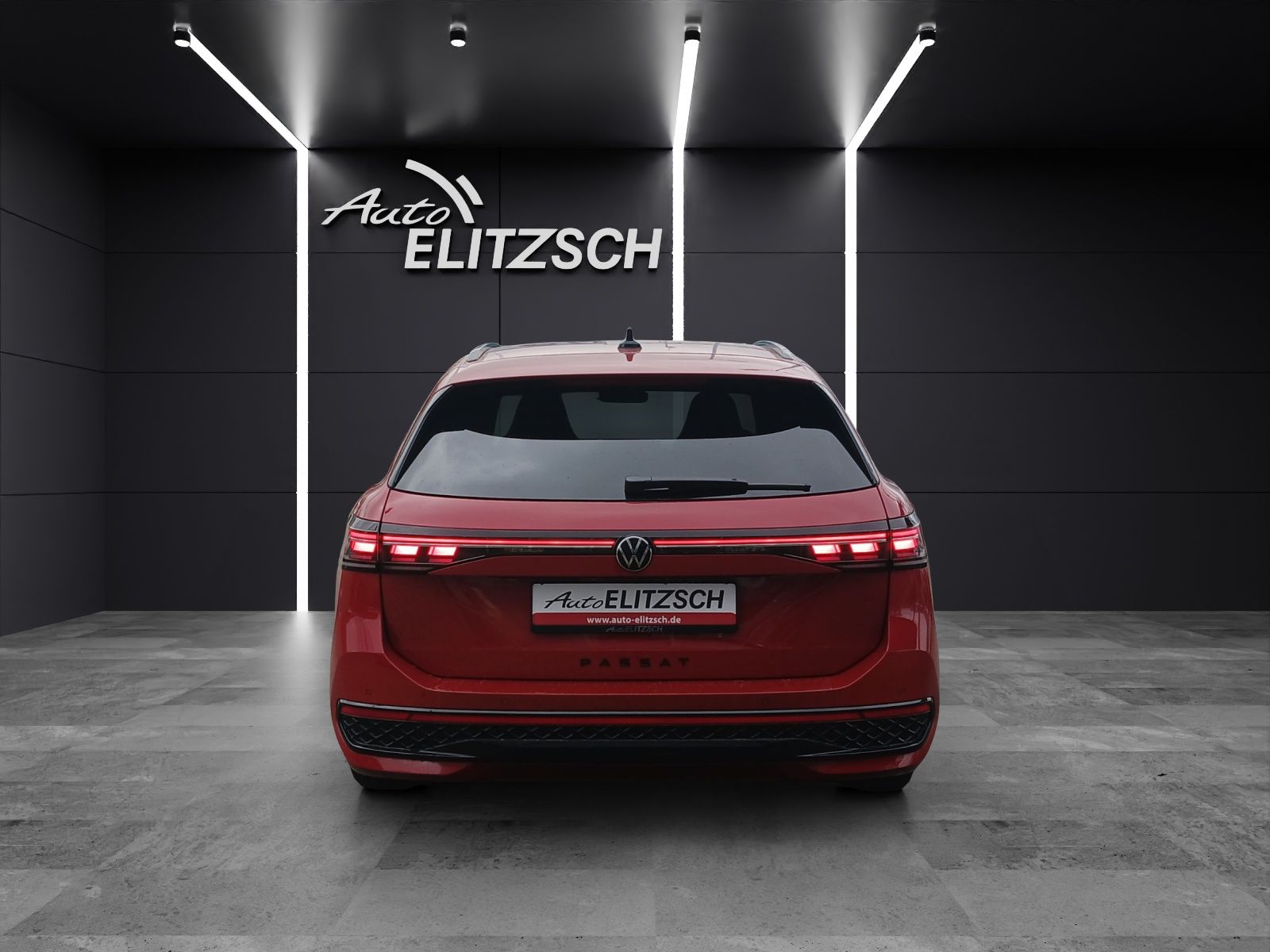 Fahrzeugabbildung Volkswagen Passat R-Line eHybrid DSG IQ.Light ACC AHK SH Ma