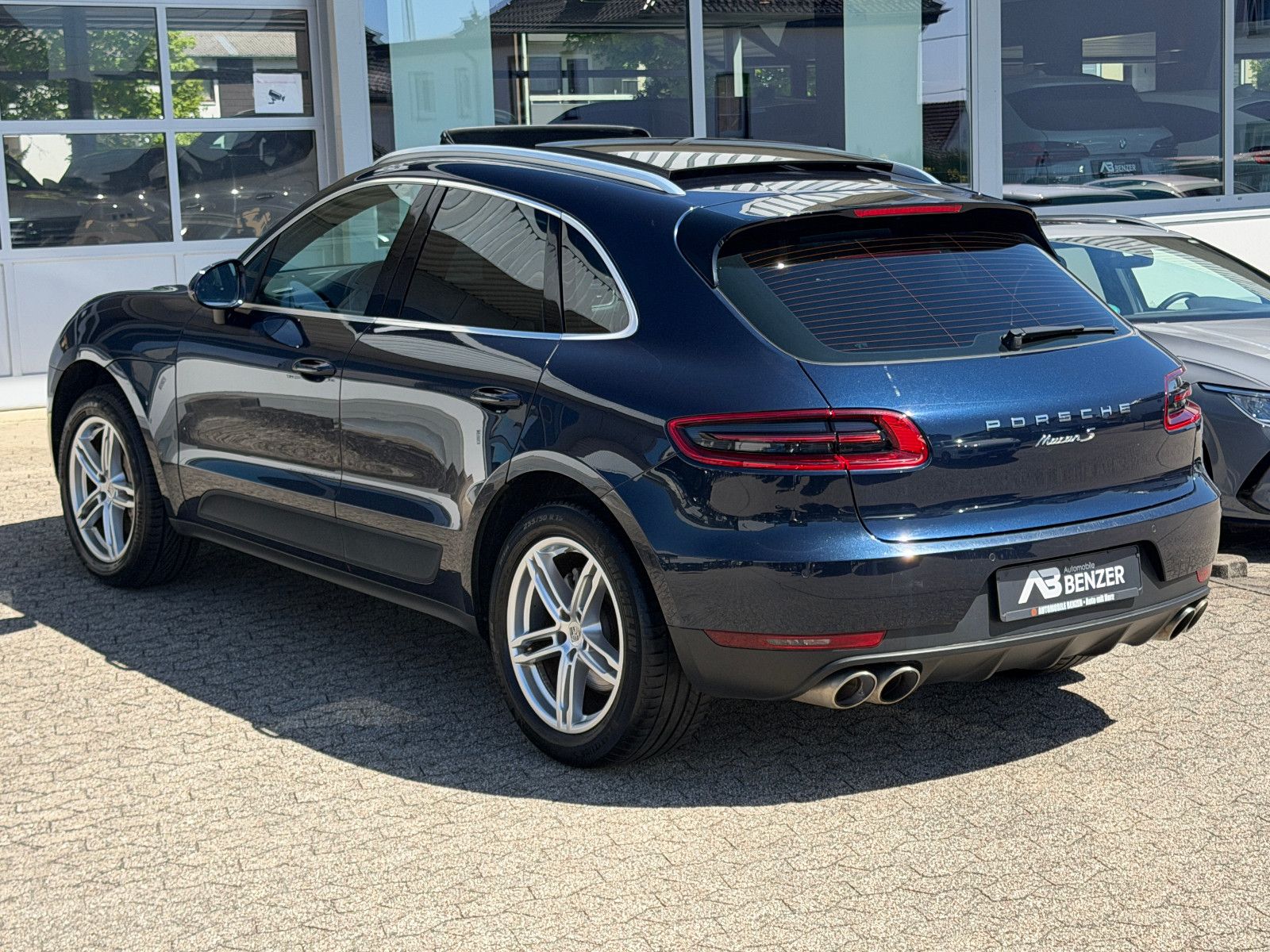 Fahrzeugabbildung Porsche Macan S Diesel/PANO/APPLE/NAVI/PDC/TEMPOMAT/SHZ