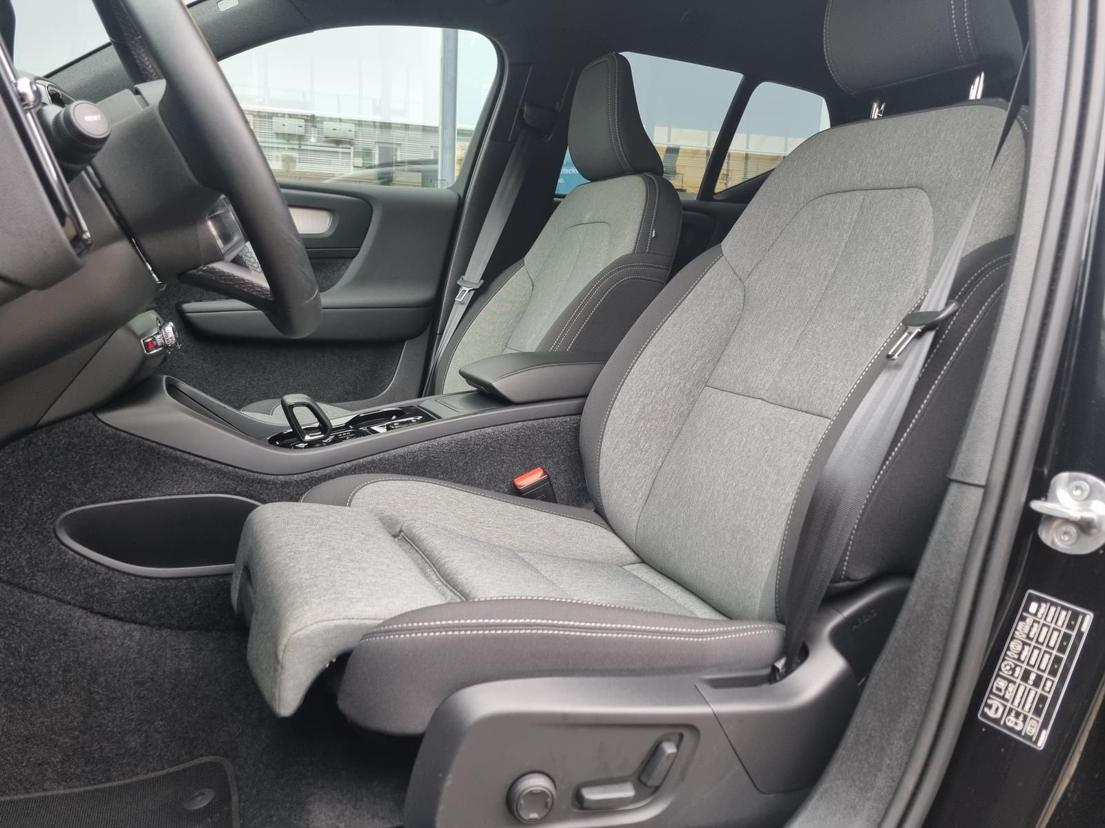 Fahrzeugabbildung Volvo XC40 B3 Plus Black Edition 'Standheizung'