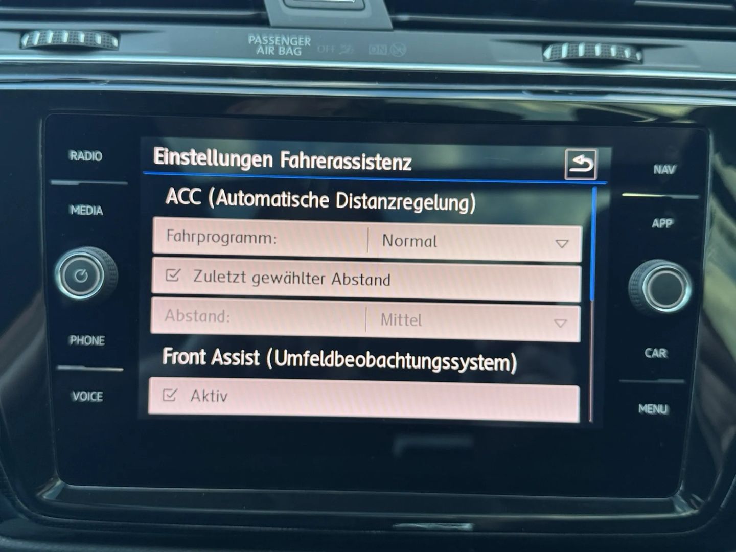Touran 1.6 TDI "SOUND" *LED*NAVI*PANO*7SITZE*