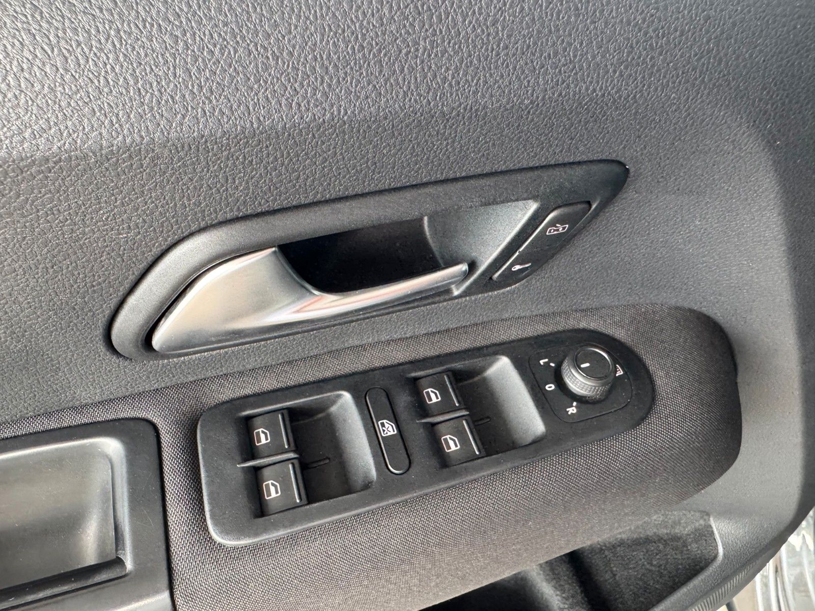 Fahrzeugabbildung Volkswagen Amarok DoubleCab 4Motion DSG/Navi/Kamera/1.Hand