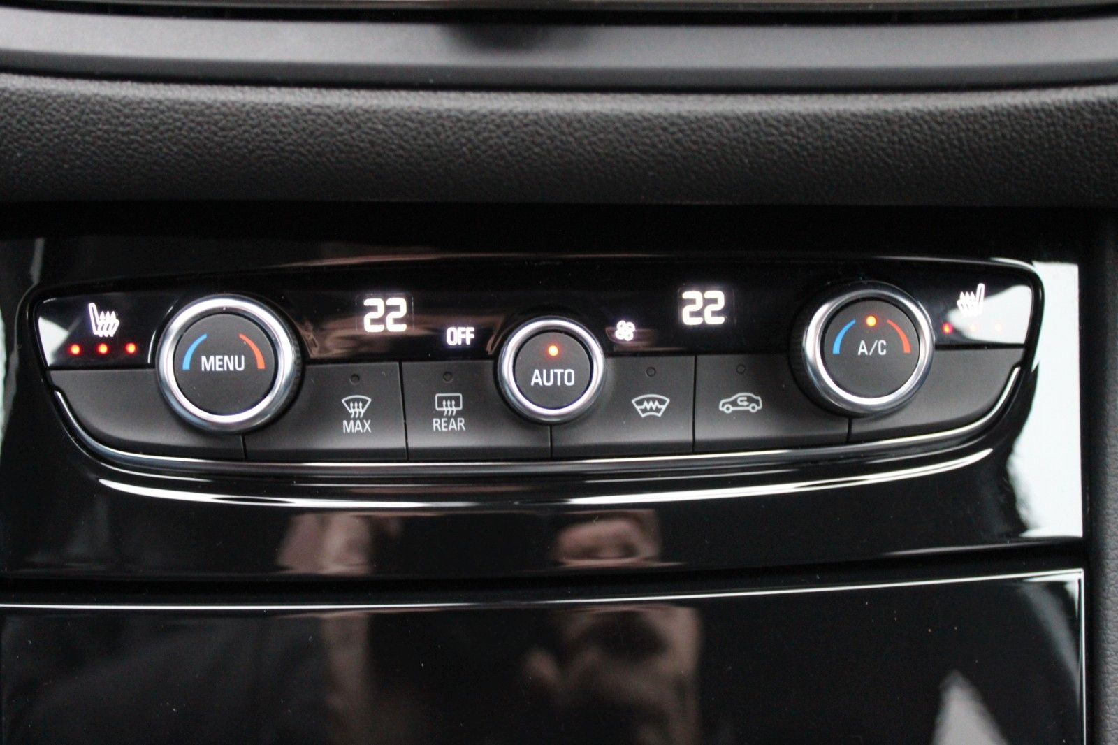 Fahrzeugabbildung Opel Grandland Elegance Navi*AHK*Intellilux