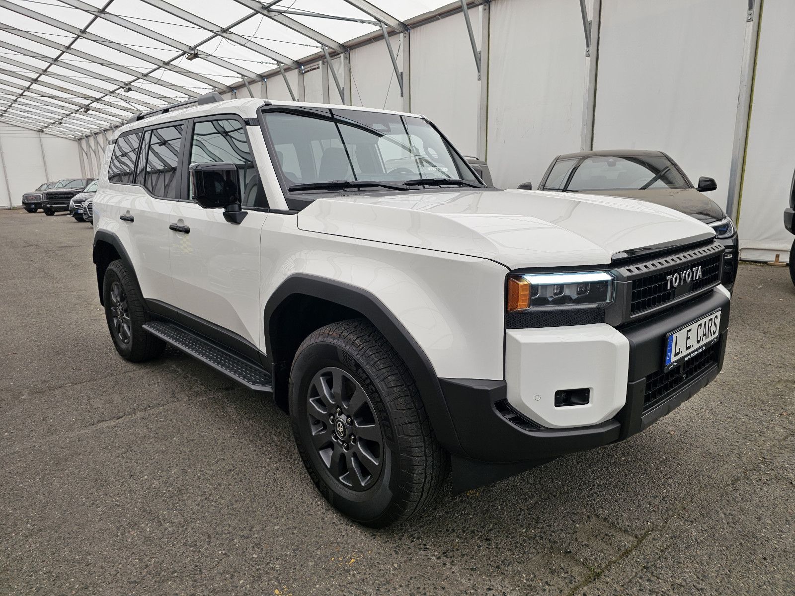 Fahrzeugabbildung Toyota Land Cruiser Premium Hybrid T1 72.000EUR! Stock!