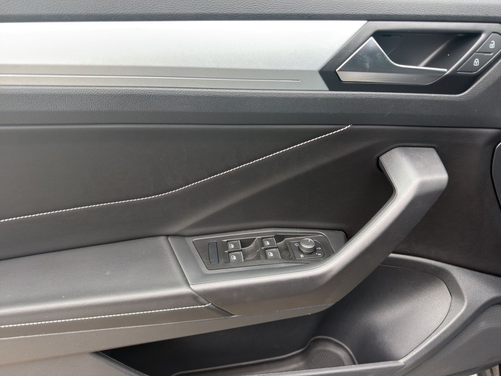 Volkswagen T-Roc - Bild 9