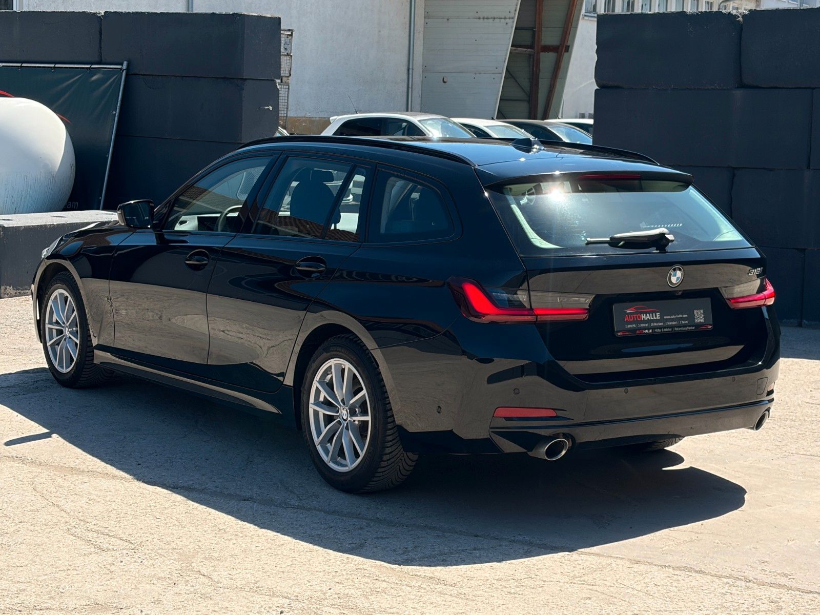 Fahrzeugabbildung BMW 318i Touring CockPit+ Alarm 3Z-Klima Kamera SHZ