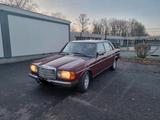 Mercedes-Benz Mercedes W123 240d mit H-Zulassung - Mercedes-Benz 240: W123