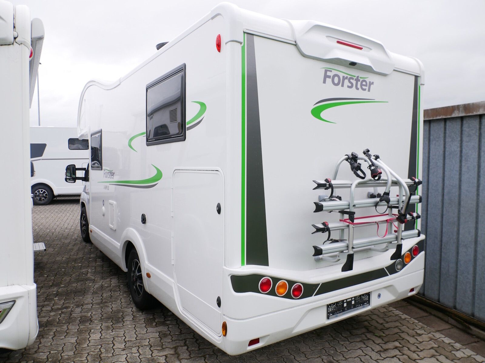 Fahrzeugabbildung Forster A FA699EB Markise/Solar/SAT/Navi/Fahrradträger