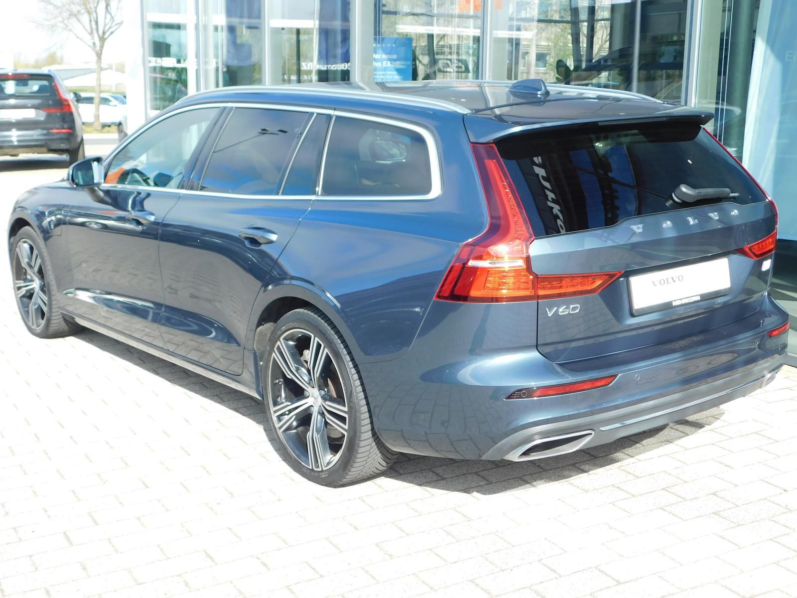 Fahrzeugabbildung Volvo V60 T6 AWD Recharge Inscription