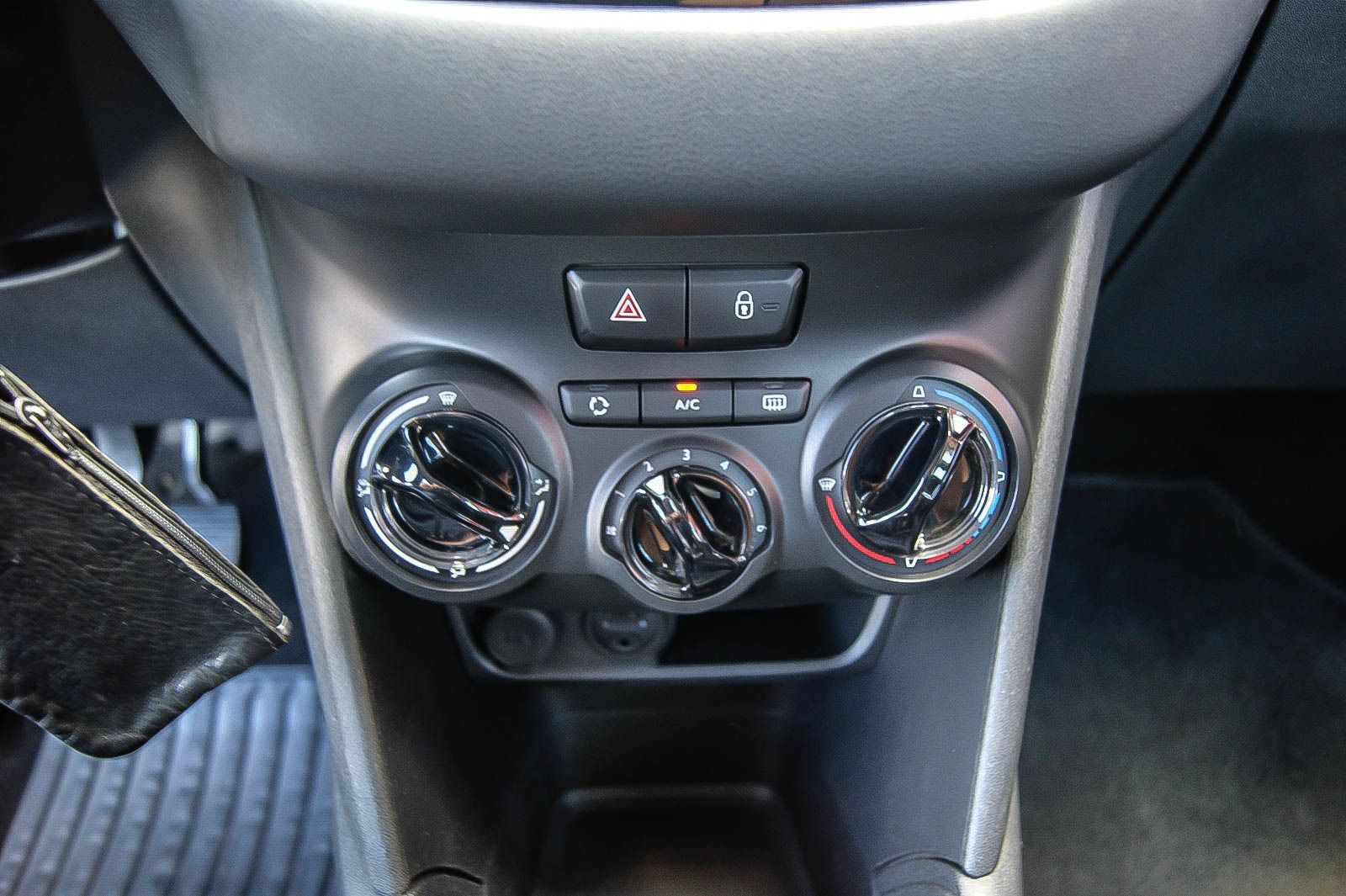 Fahrzeugabbildung Peugeot 208 1.0 VTi Active KLIMA TEMPOMAT SERVICE NEU