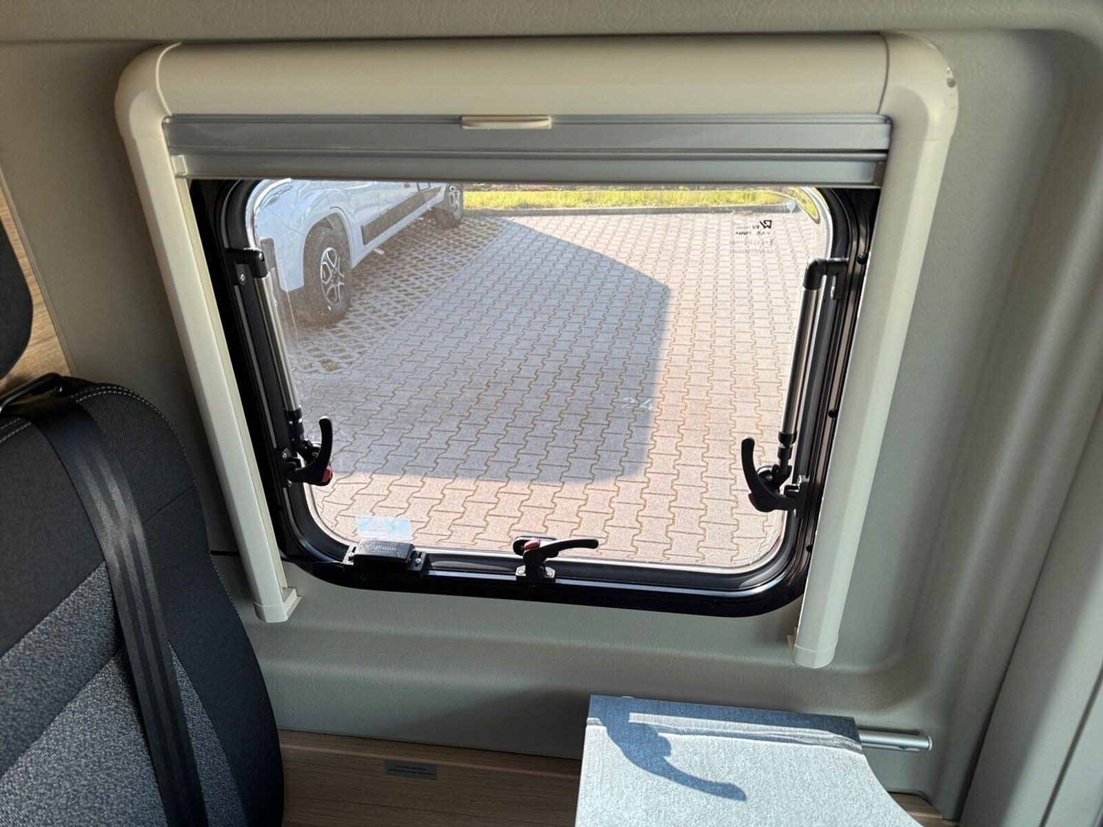 Fahrzeugabbildung Roadcar R 540 Citroen 140 PS Lithium,Markise, Solar