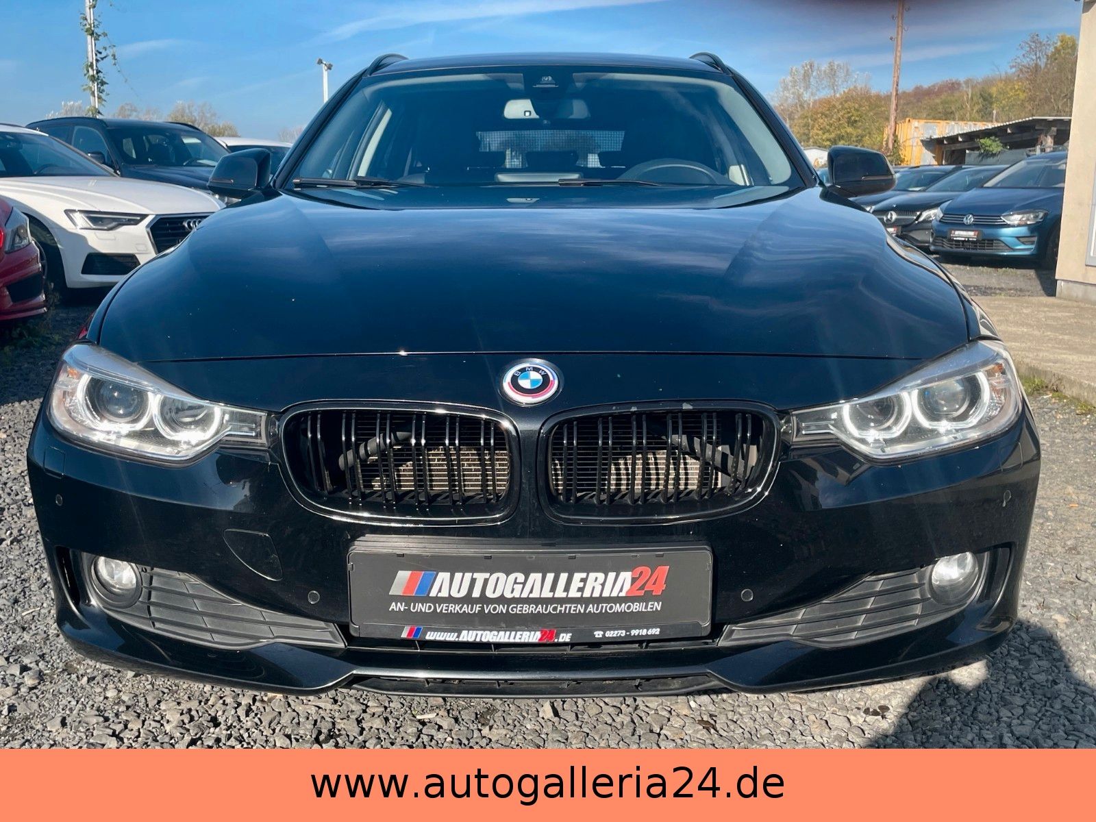 Fahrzeugabbildung BMW 320d Tour Navi Leder Xenon HEAD-UP AHK SPORTLENK