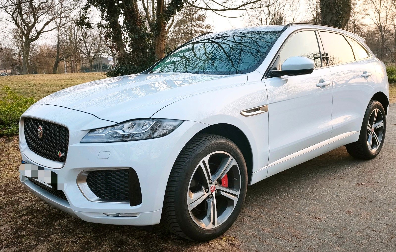 JAGUAR F-Pace