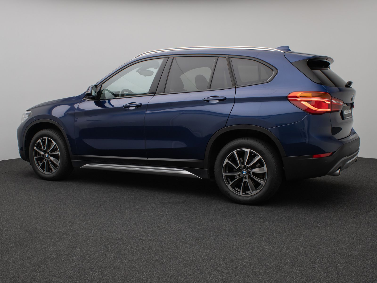 Fahrzeugabbildung BMW X1 sD20i xLine Panorama HUD H/K AHK Leder Voll