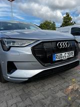 Audi e-tron 50 quattro Optikpaket Schwarz - silberne Audi e-tron