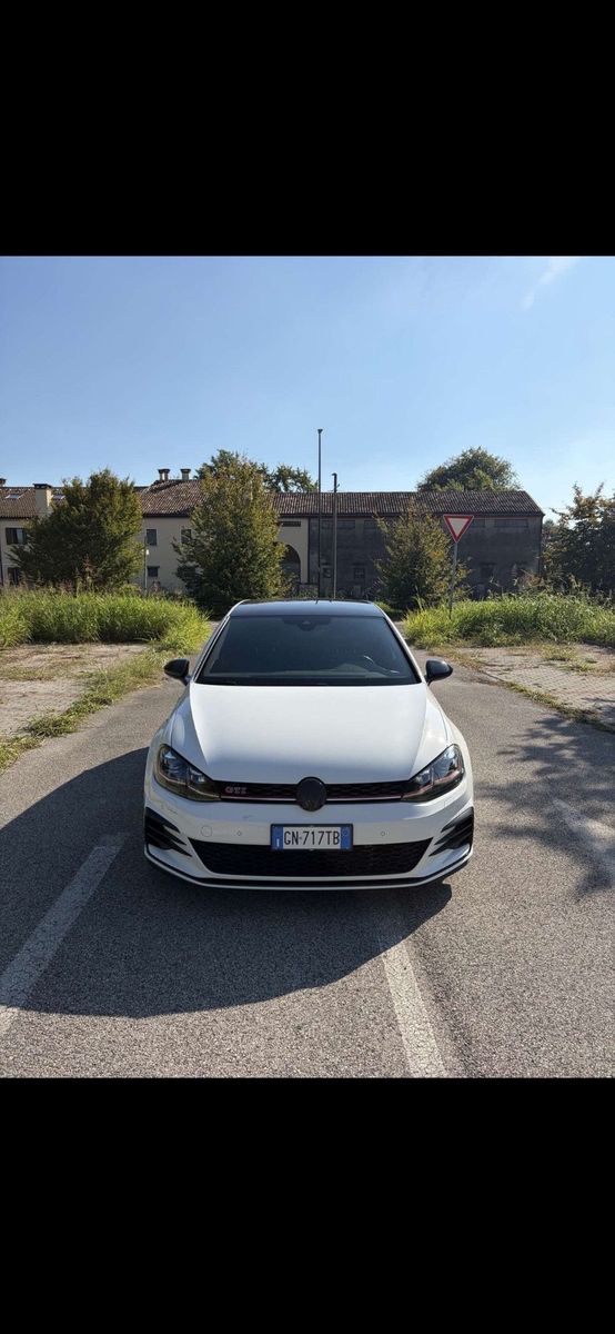 Volkswagen Golf GTI imagem 2