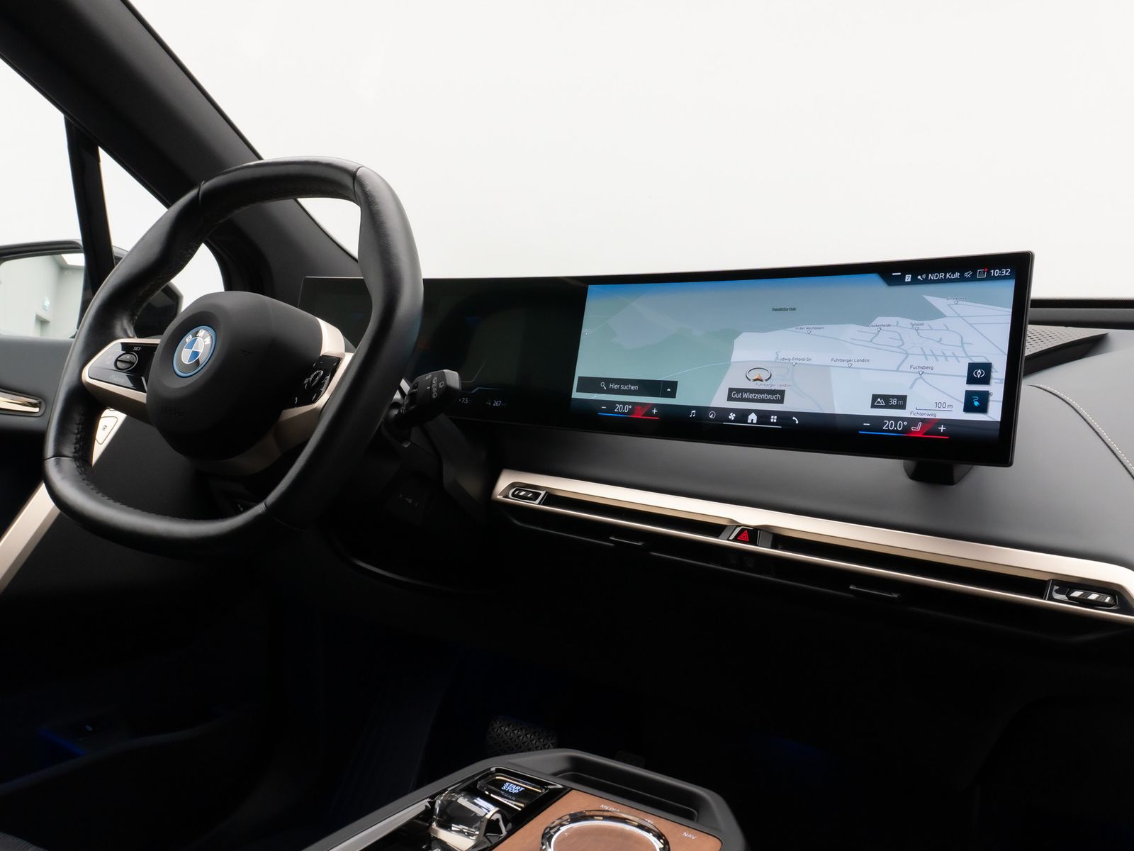 Fahrzeugabbildung BMW iX xD40 Sport SkyLounge 360°Laser DAB H/K 22Zoll