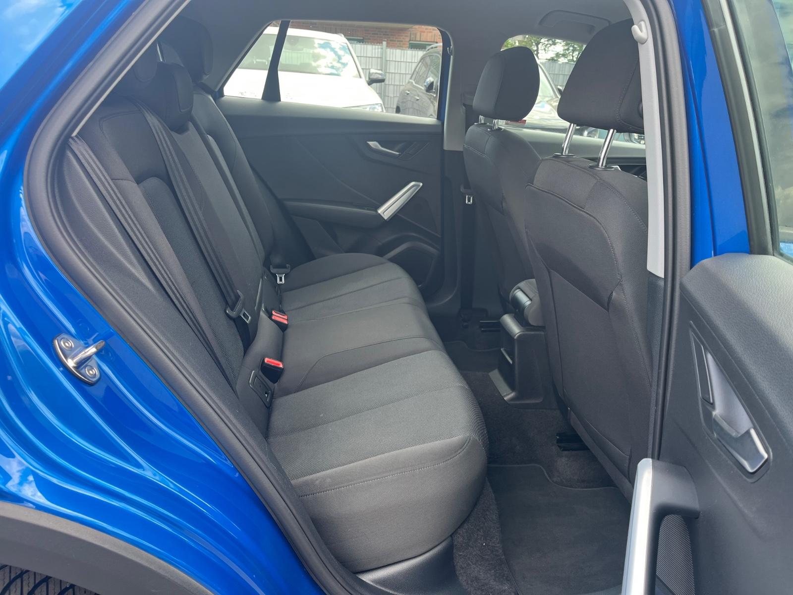 Audi Q2  sport basis Sitzheizung Bluetooth USB Navi