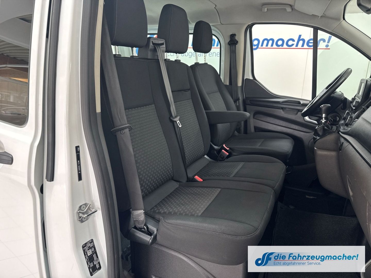 Fahrzeugabbildung Ford Transit Custom 320 L2 Trend 2.0 TDCi EU6d Dyn. K