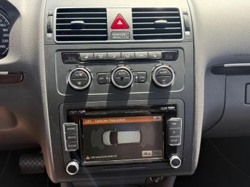 Volkswagen Touran - 12