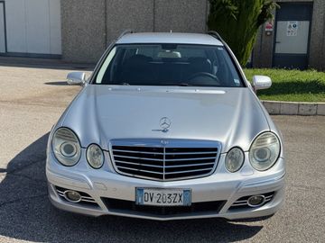 Mercedes E 220 - 3