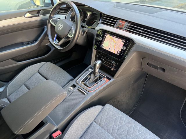 Fahrzeugabbildung Volkswagen Passat Var. GTE Hybrid+Aut.+Navi+1.Hand+CarPlay