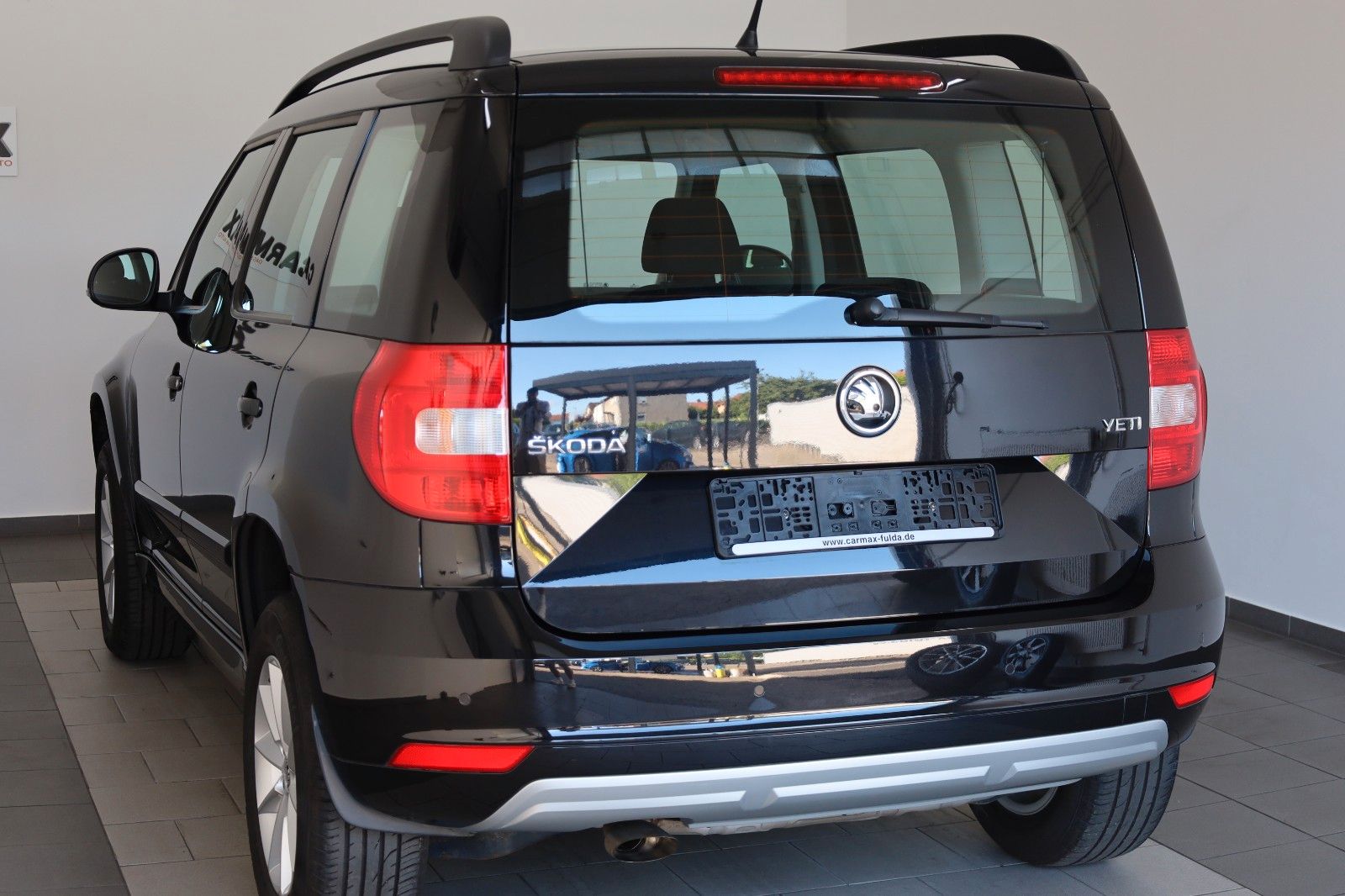 Fahrzeugabbildung SKODA Yeti Ambition SH,PDC,8-fach bereift